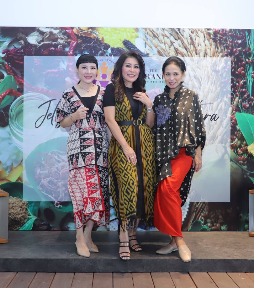 Ibu Trivida Wong, Ibu Meiline Tenardi, Ibu Ria Glenn